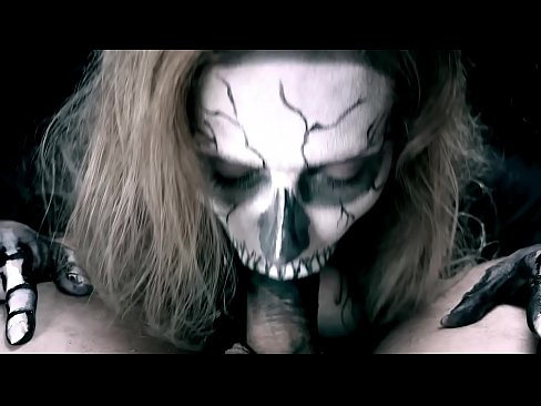 ❤️ Demonska djevojka siše kurac svojim crnim ustima i guta spermu. Porno vk na bs.niceporn-tv.ru ❌❤